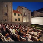 Angelus دوبروفينك